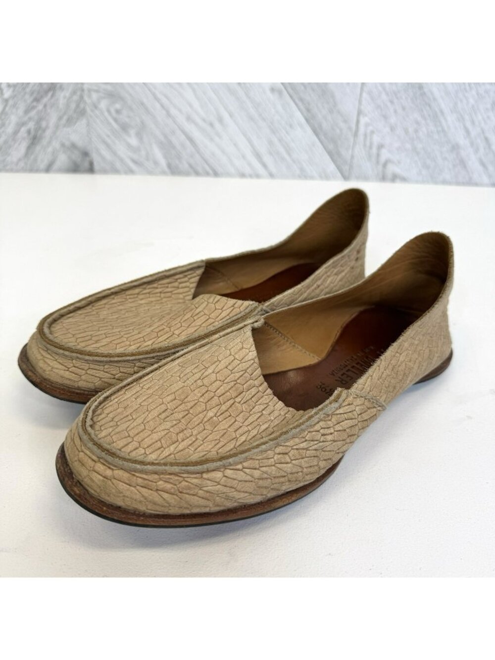 CYDWOQ Cliff Dweller Loafers Shoes Women 36.5 US 6.5 Croc Embossed Leather Flats